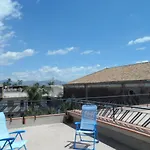 Casa 1 Sole - Mare - Montagna - Con Terrazza Panoramica דירה