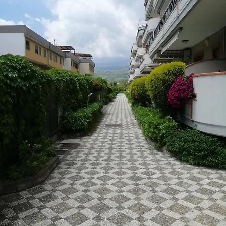 Daire Casa 1 Sole - Mare - Montagna - Con Terrazza Panoramica *