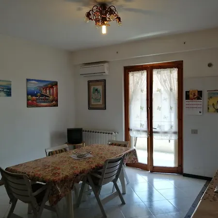 Daire Casa 1 Sole - Mare - Montagna - Con Terrazza Panoramica *